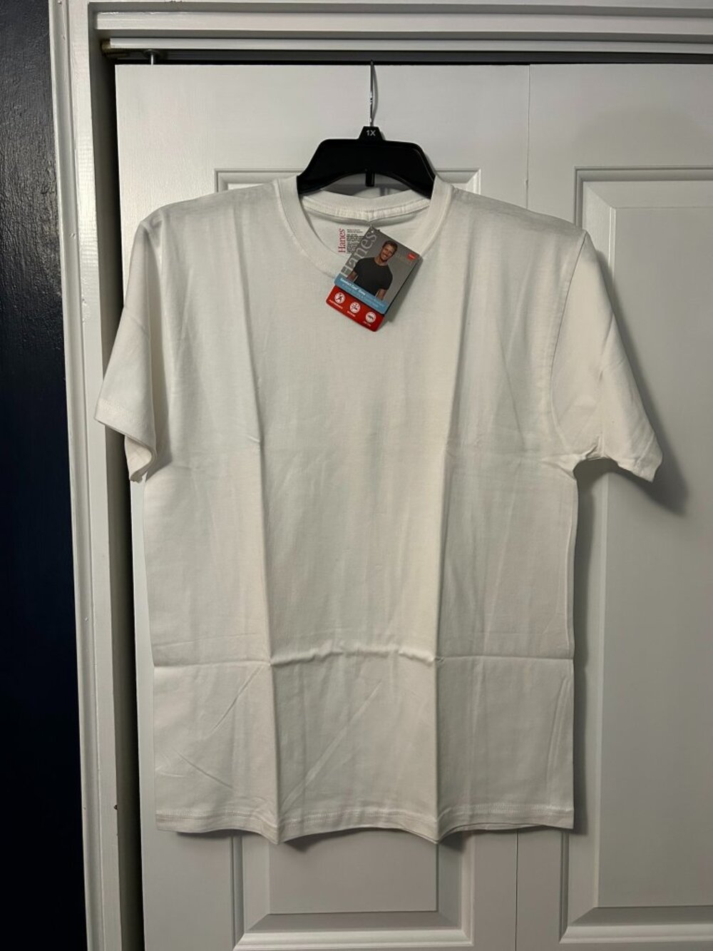 Hanes White MEN'S Comfort Cool Crew T-Shirt MENS MEDIUM M **NWT**
